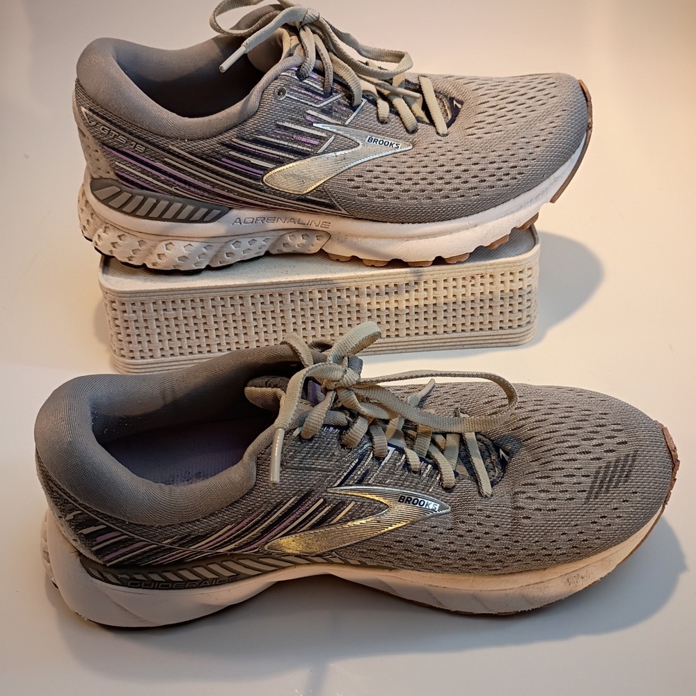 Brooks Adrenaline GTS 19 Womens Running Shoes Gray Purple 1202841B060 Medium B 9 - Picture 3 of 8